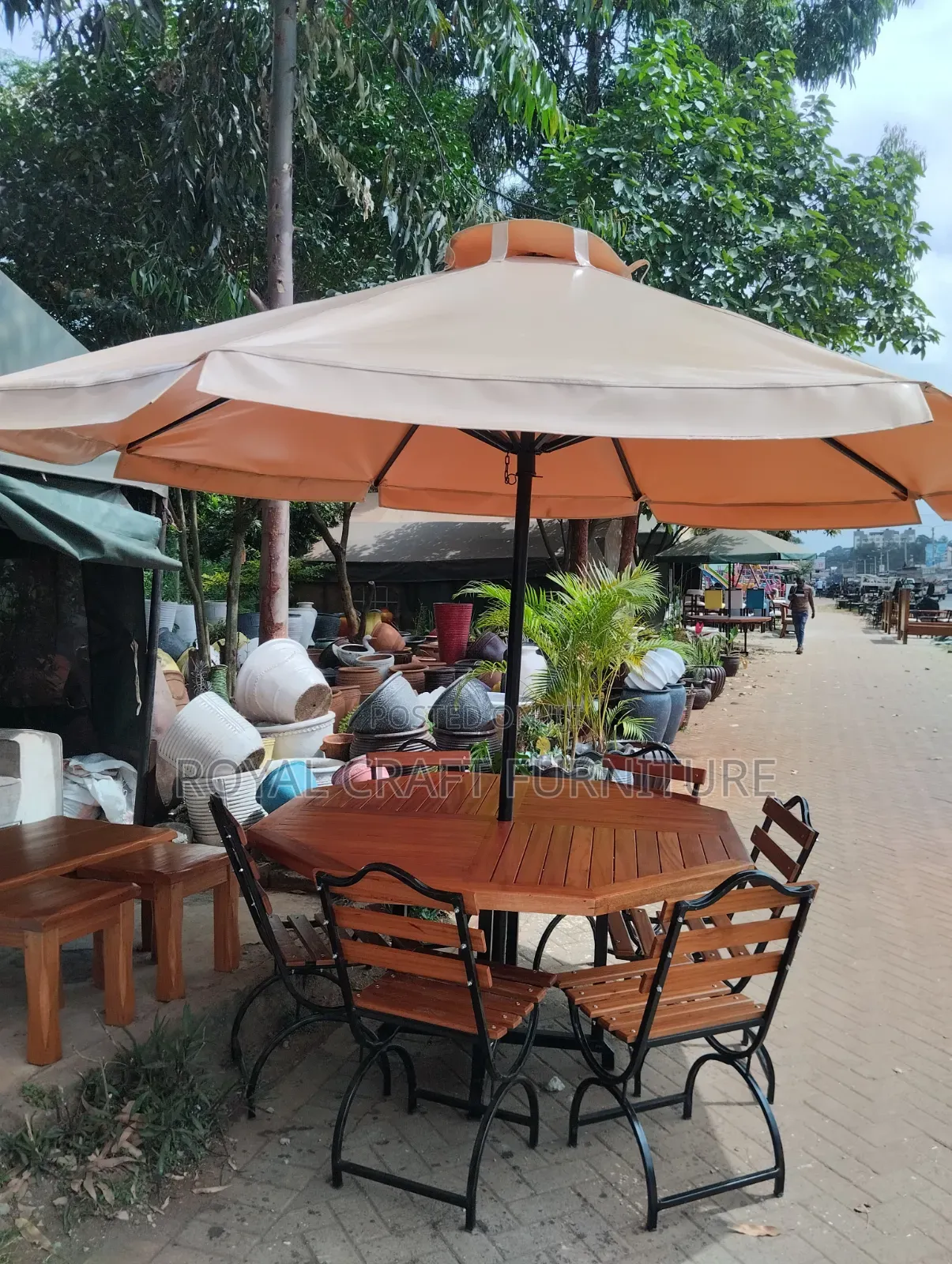 Luxury Outdoor Garden Furniture Set With Large Umbrella