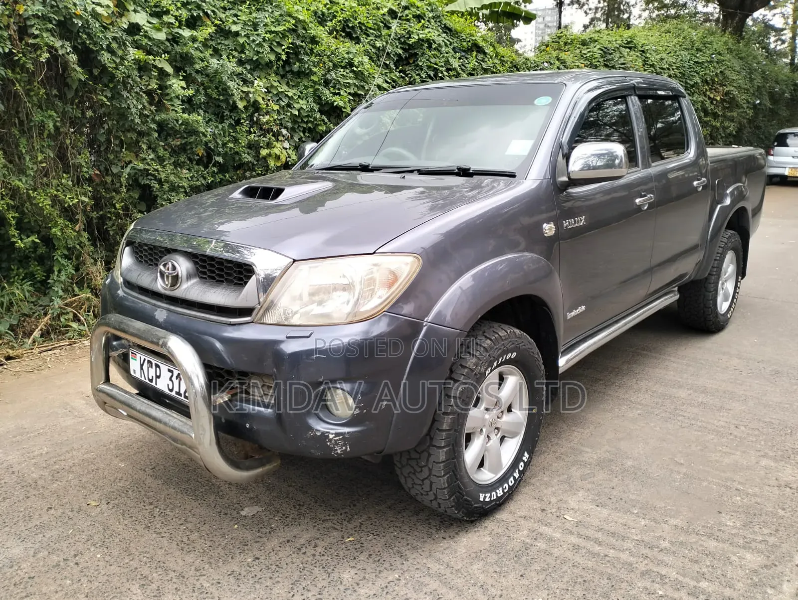 Toyota Hilux 2011 Gray