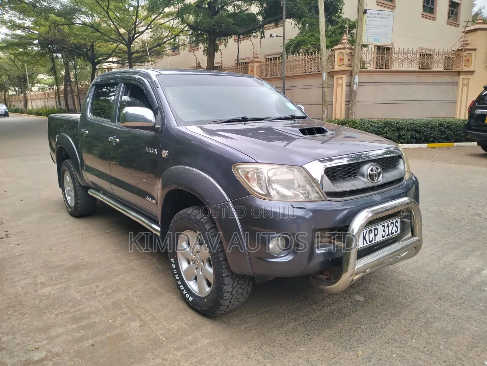 Toyota Hilux 2011 Gray