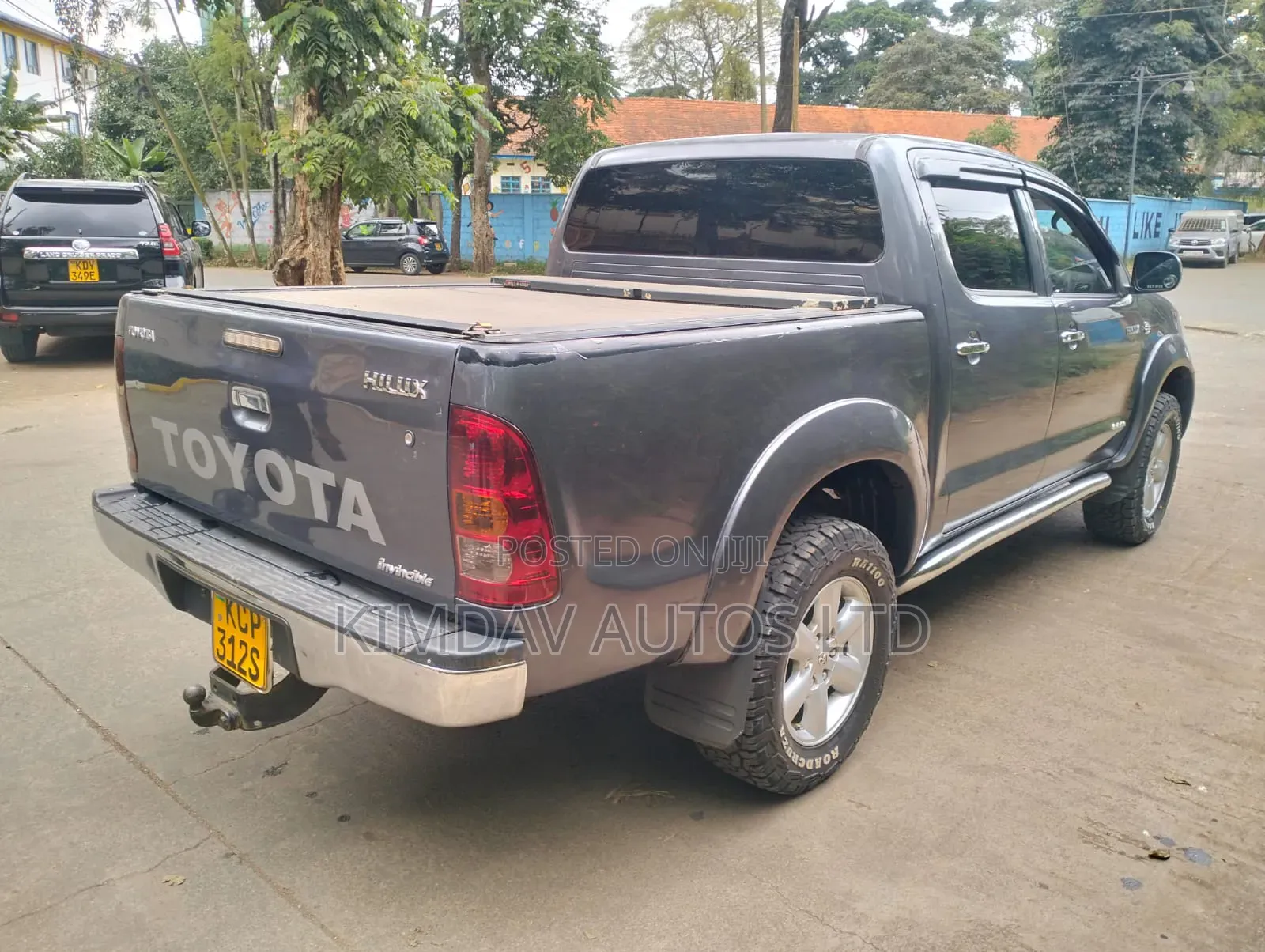 Toyota Hilux 2011 Gray
