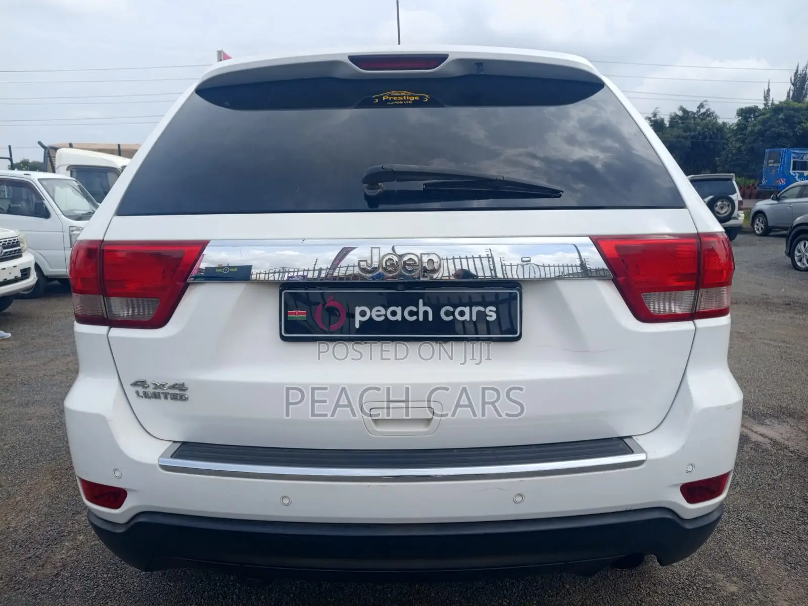 Jeep Grand Cherokee 2012 White