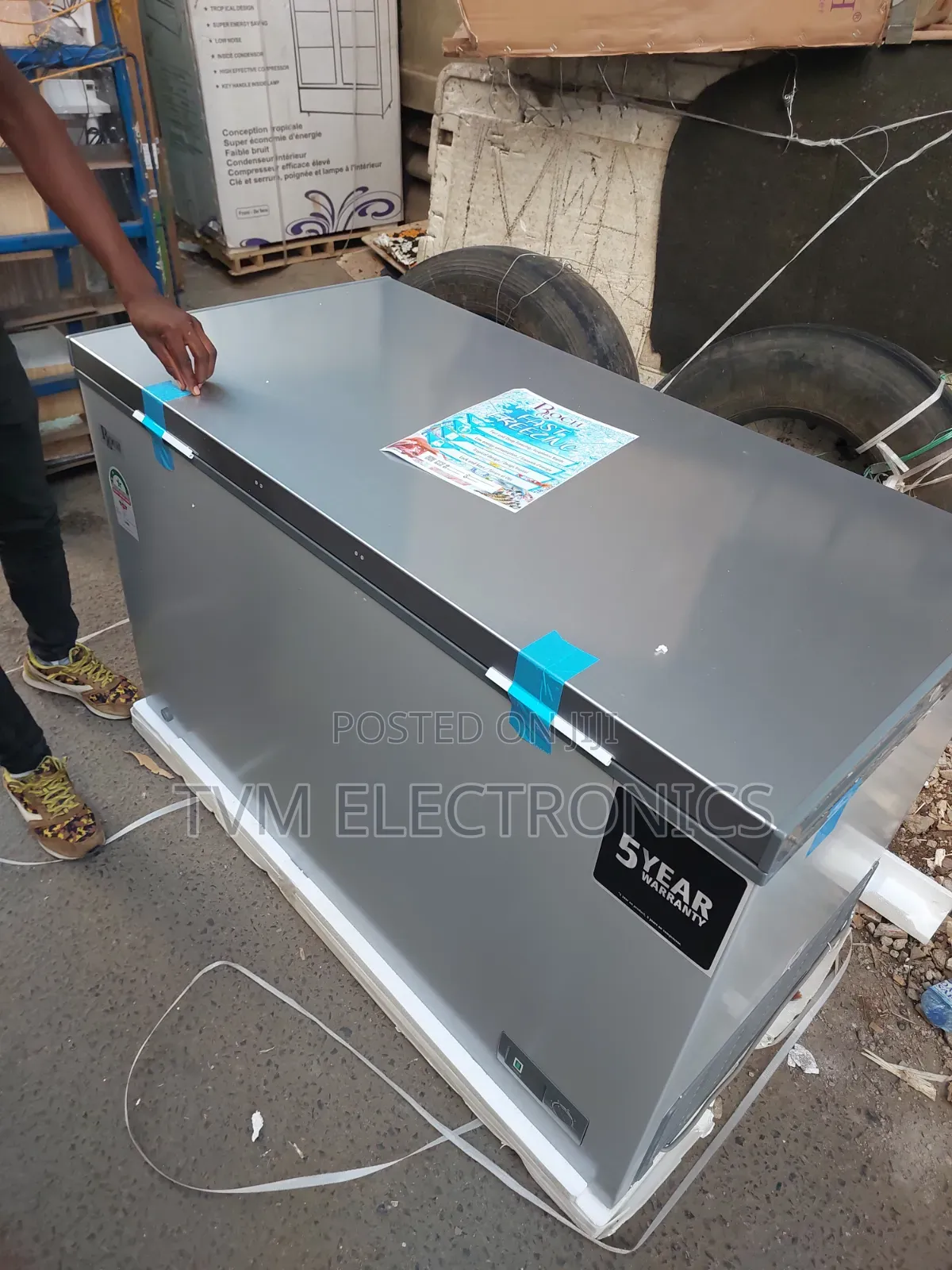 Roch Chest Freezer 380
