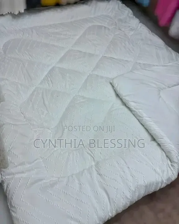 Luxury Tufted Wave Design Duvet Set