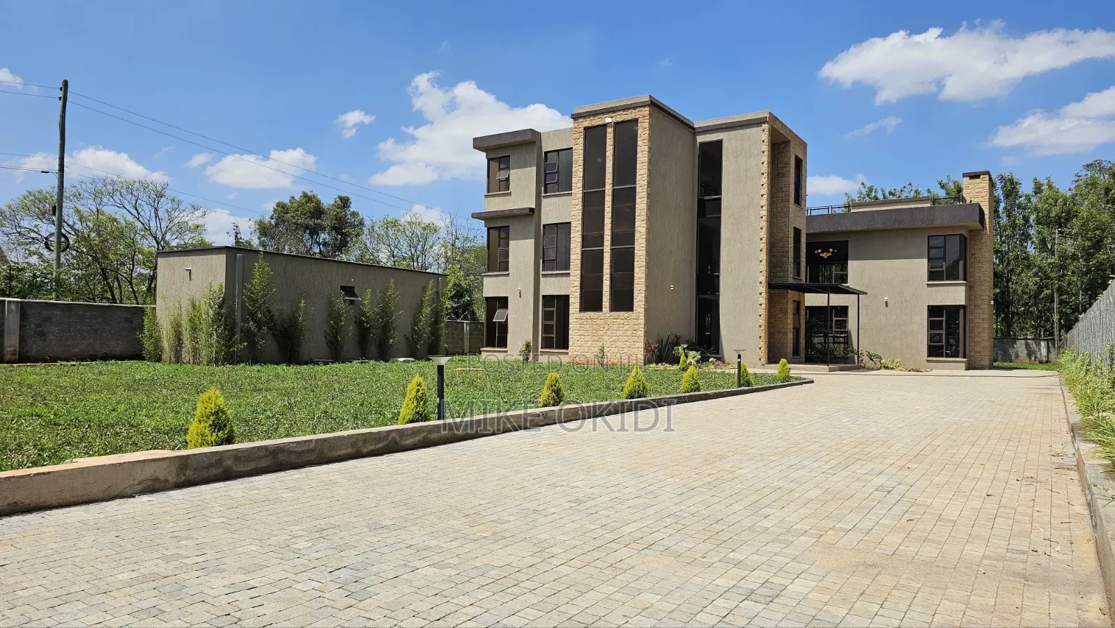 6bdrm Mansion in Mukima, Hardy for rent