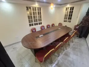 Oval Shape Meeting Table