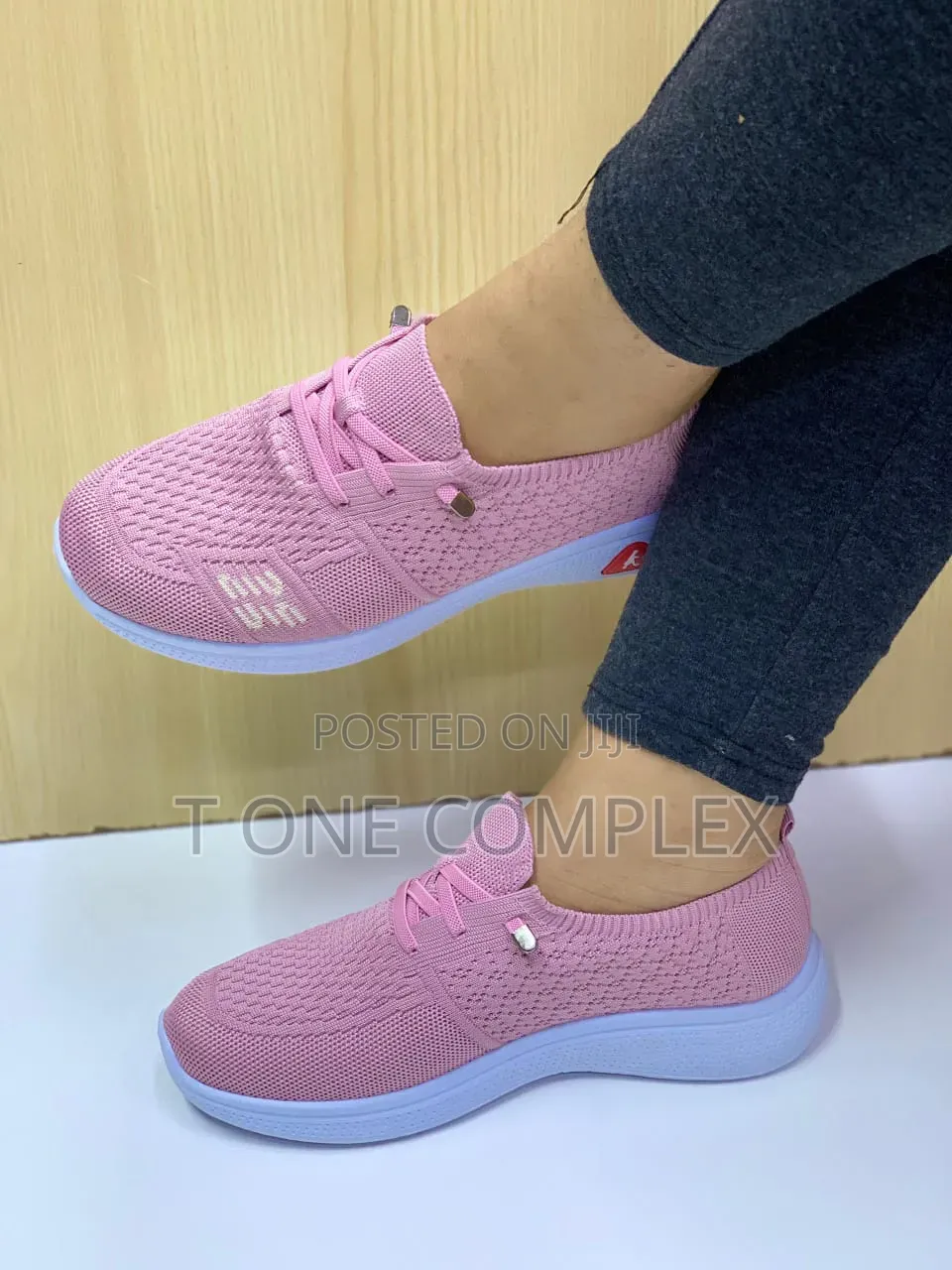 Ladies Knit Slip-on Sneakers / Breathable Walking Shoes