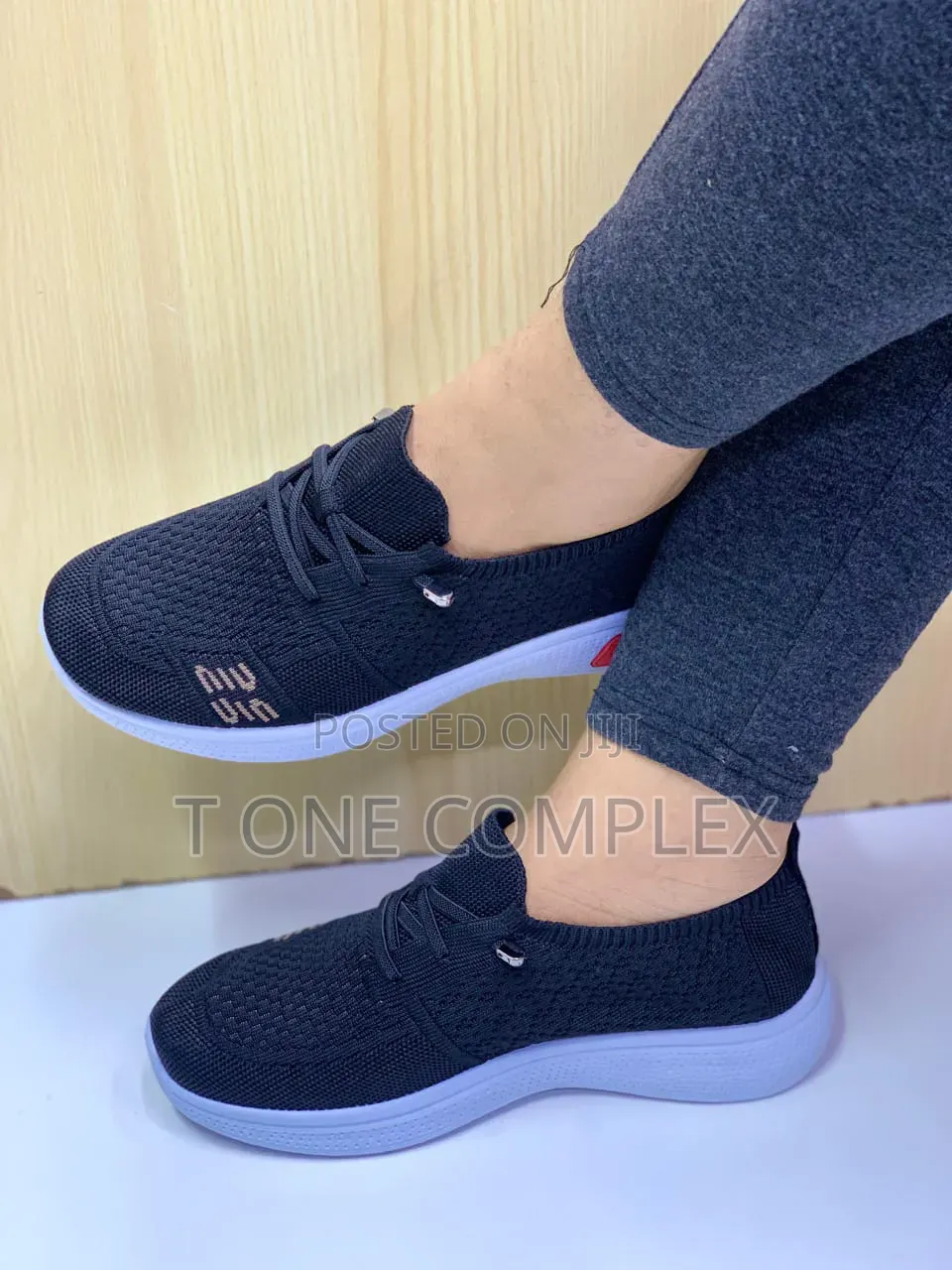 Ladies Knit Slip-on Sneakers / Breathable Walking Shoes