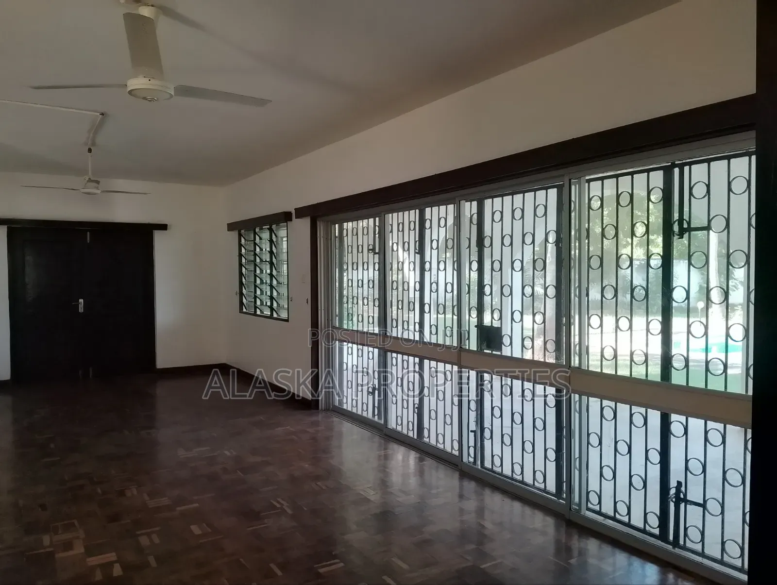 4bdrm Maisonette in Nyali Estate for rent