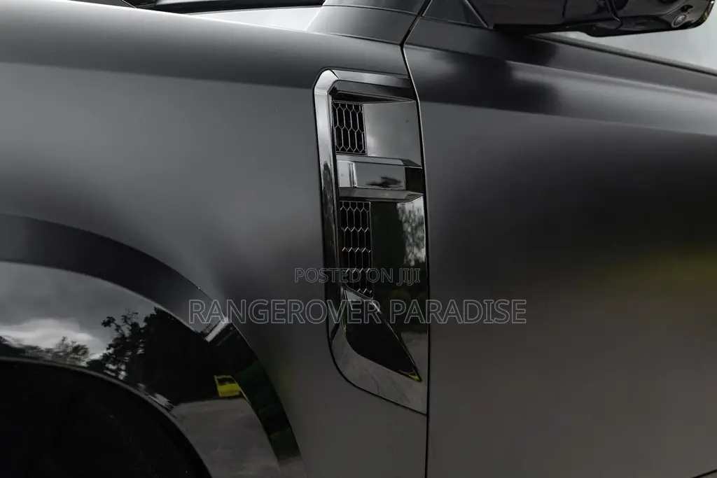 Land Rover Defender X-Dynamic SE 2023 Black