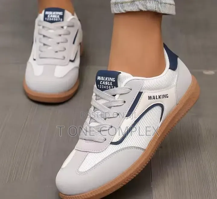 Ladies Men Retro Gum Sole Sneakers –