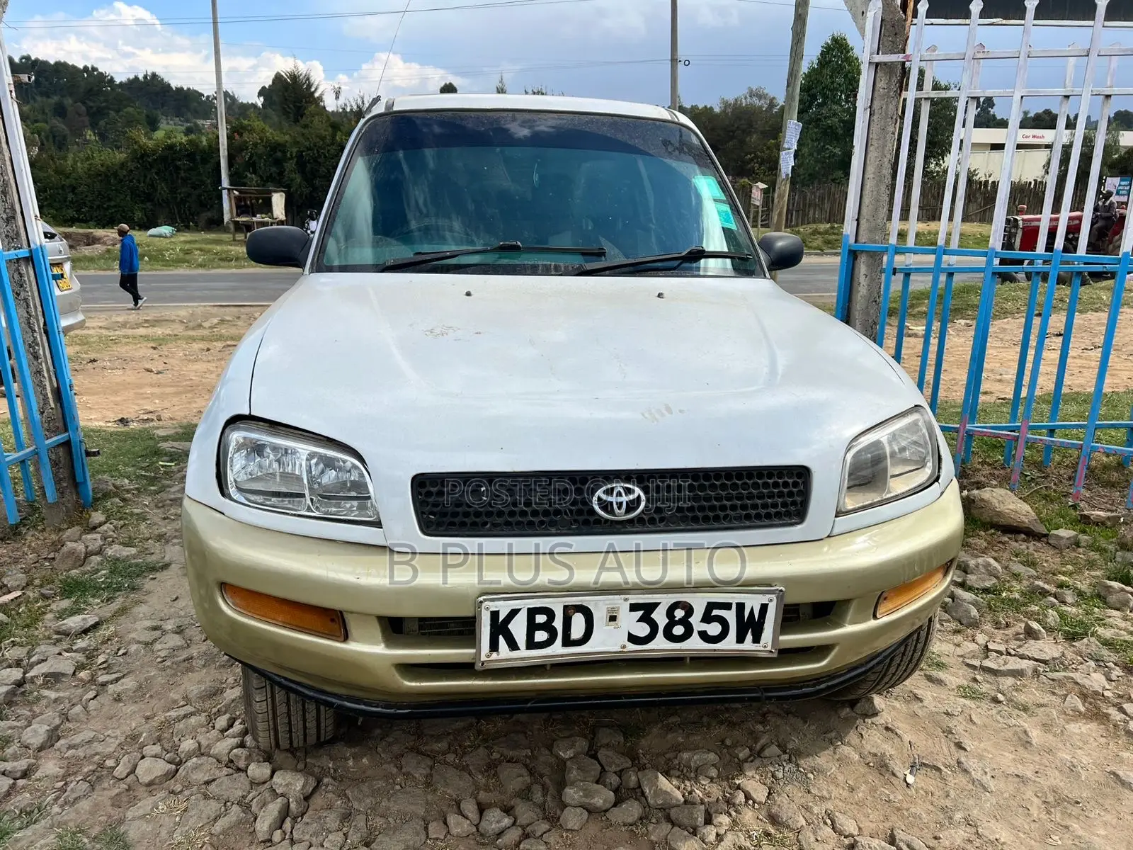 Toyota RAV4 Automatic 2000 White