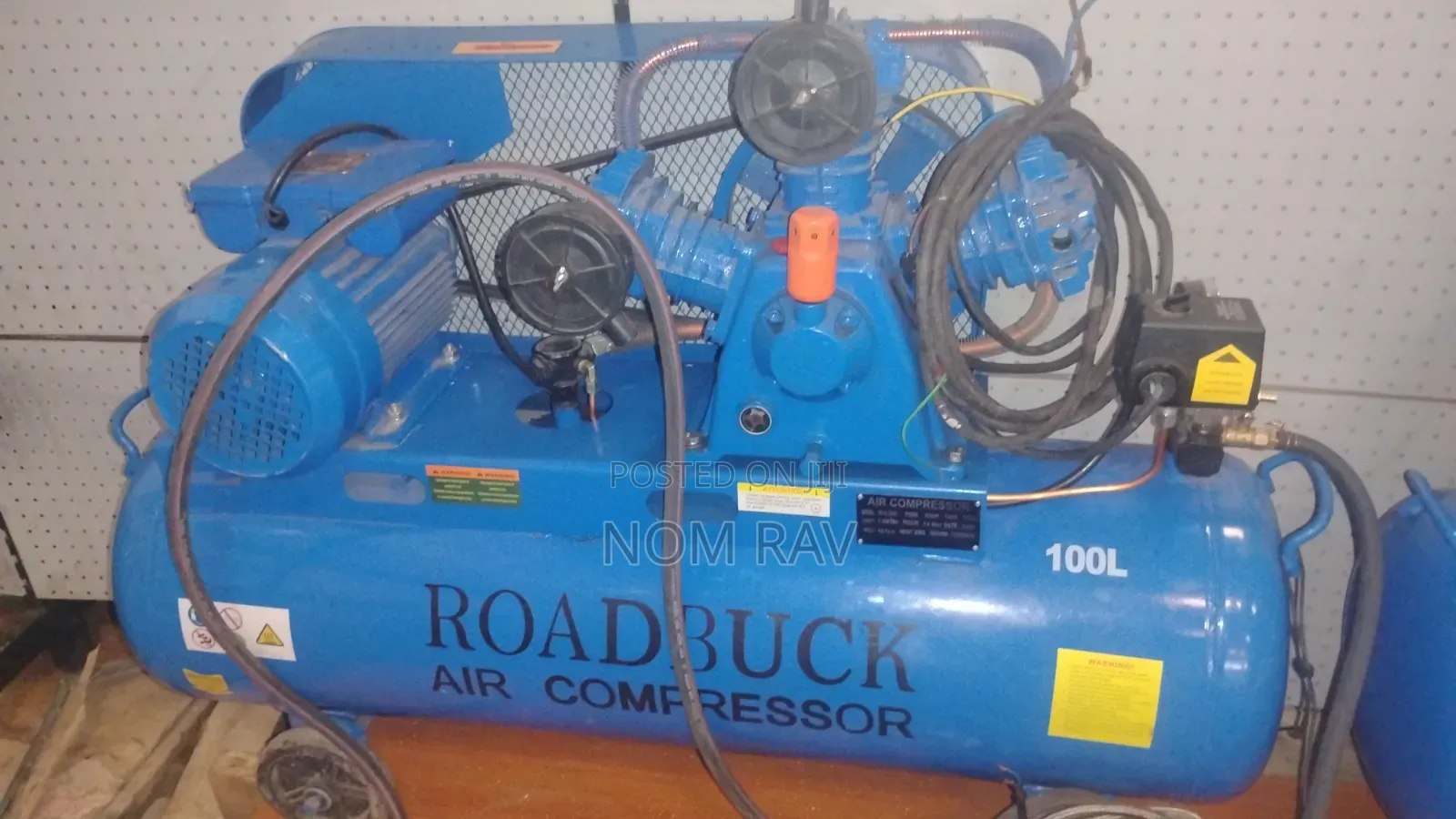 Roadbuck Air Compressor 200 Litres