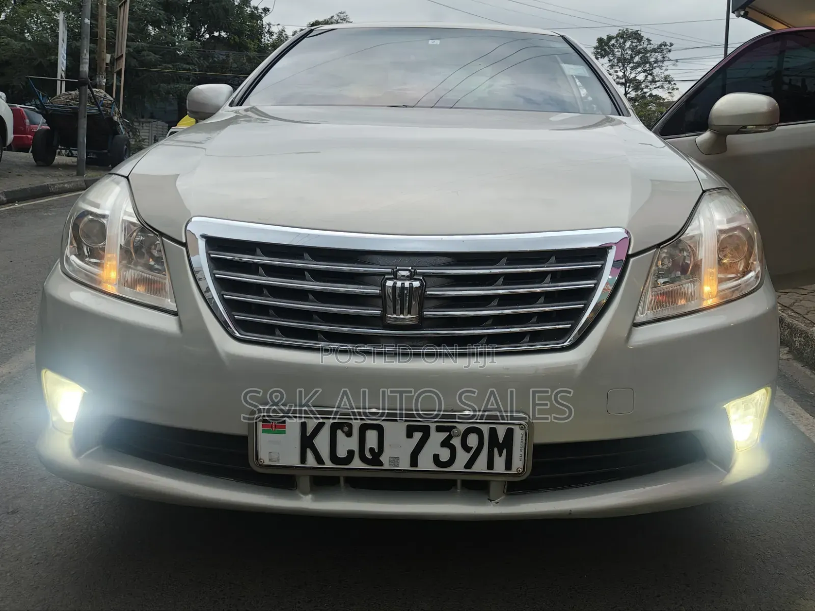 Toyota Crown 2012 Beige