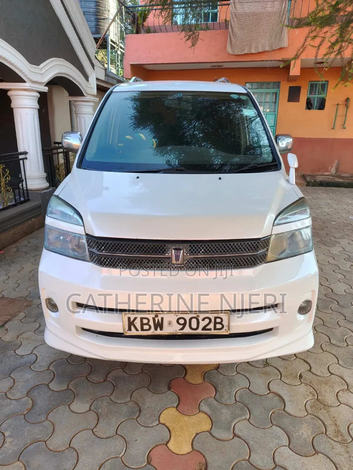 Toyota Voxy 2009 White