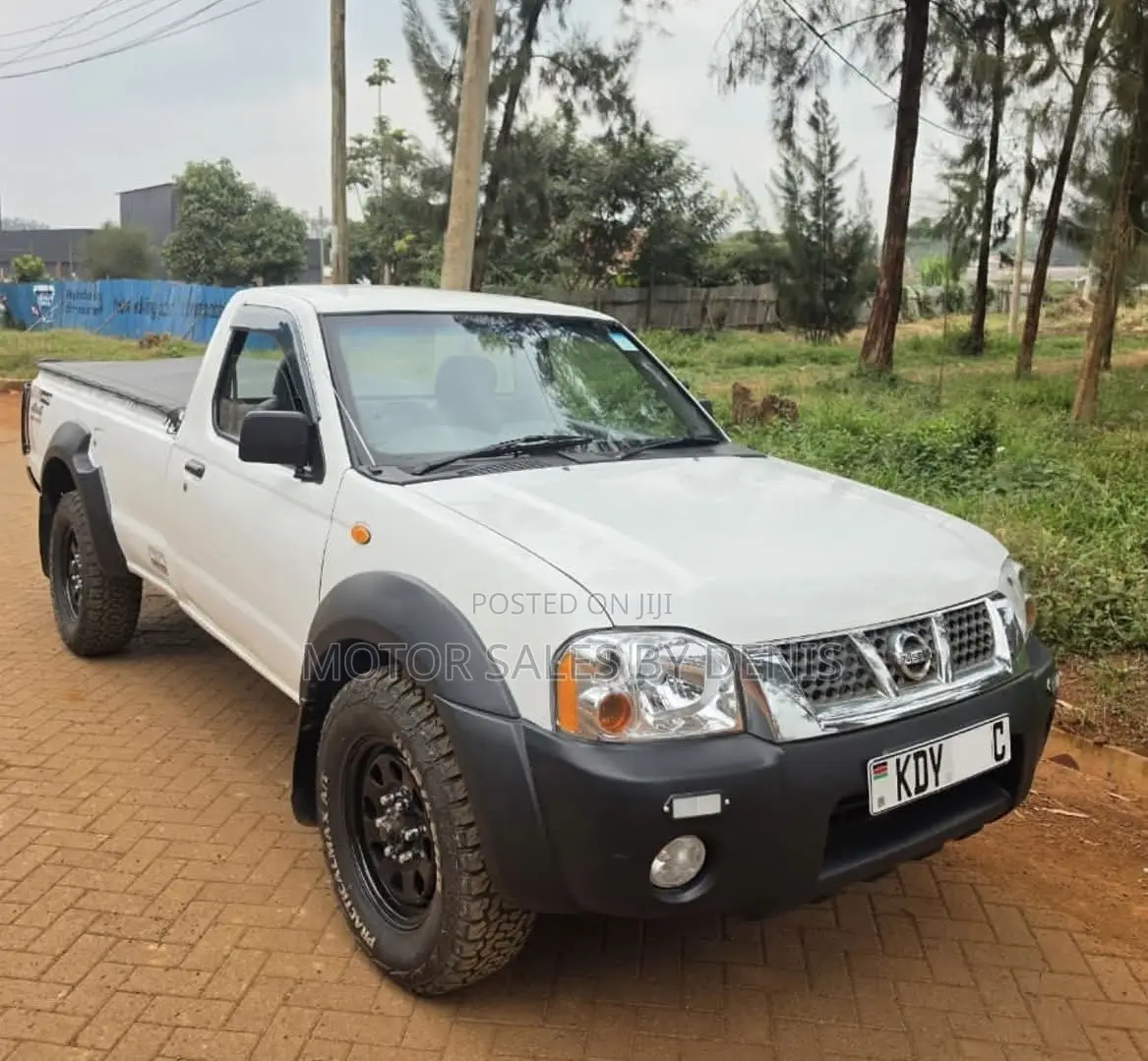 Nissan Hardbody 2009 White