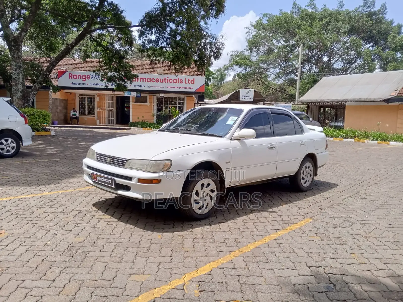 Toyota Corolla 1994 White
