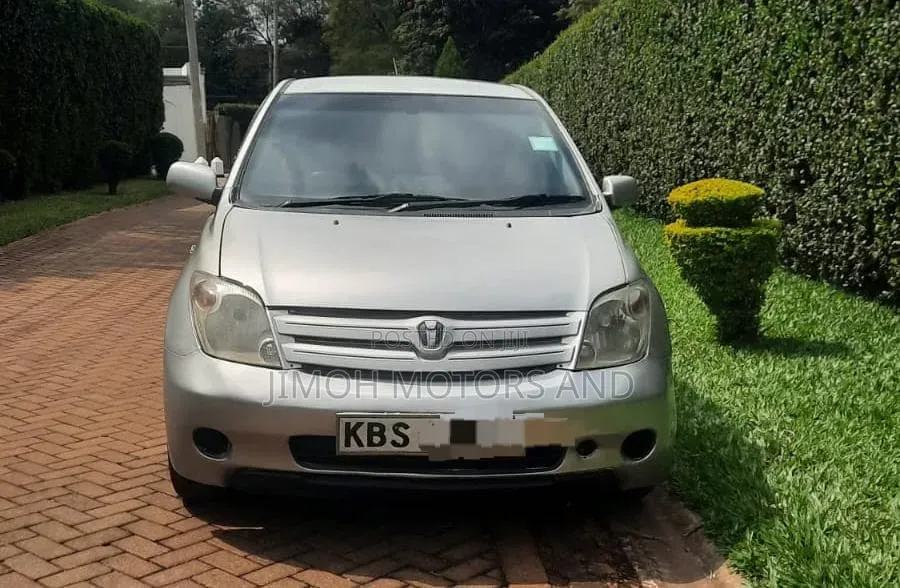 Toyota IST 2006 Silver