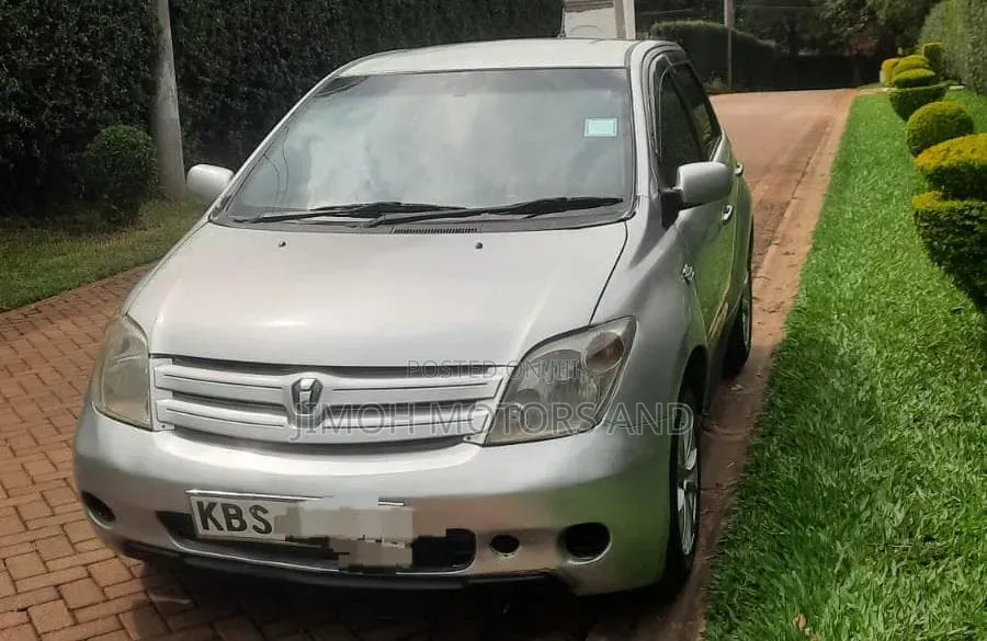 Toyota IST 2006 Silver
