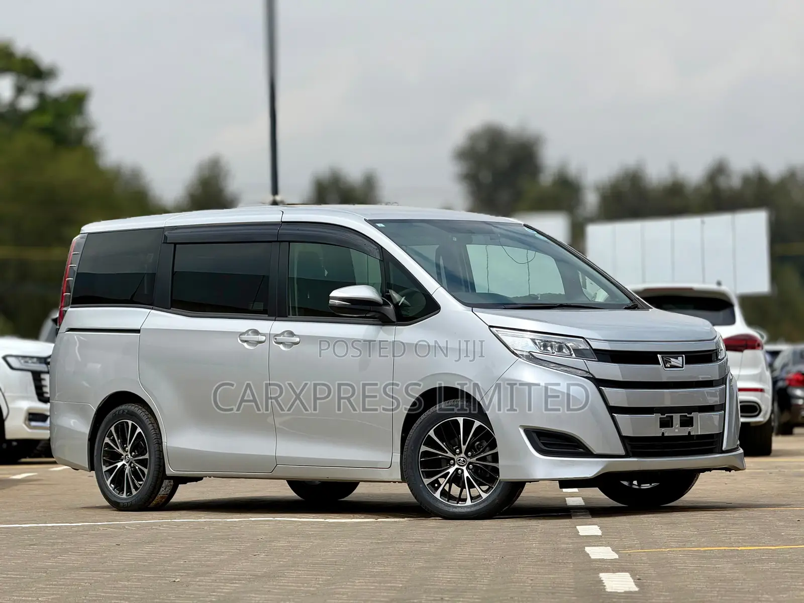 Toyota Noah 2.0 FWD (7 Seater) 2019