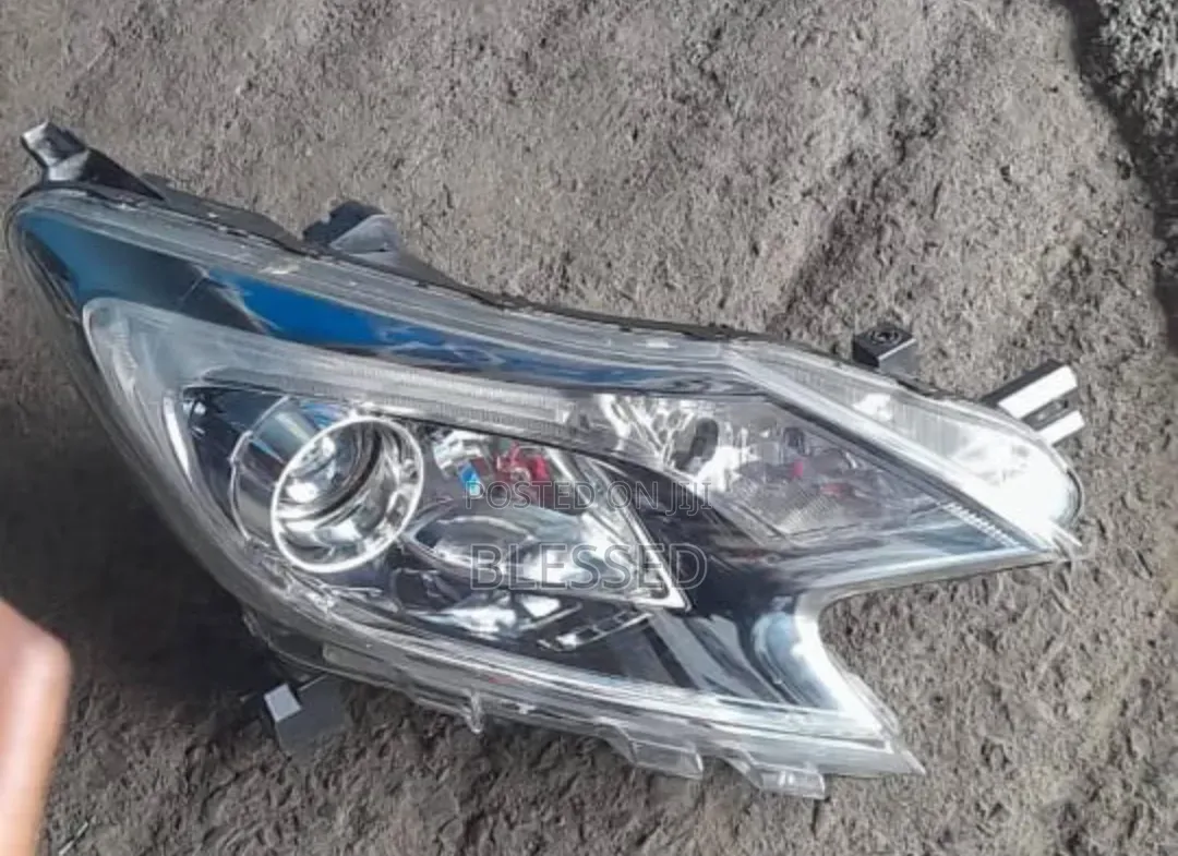 Nissan Note 2018 Headlight
