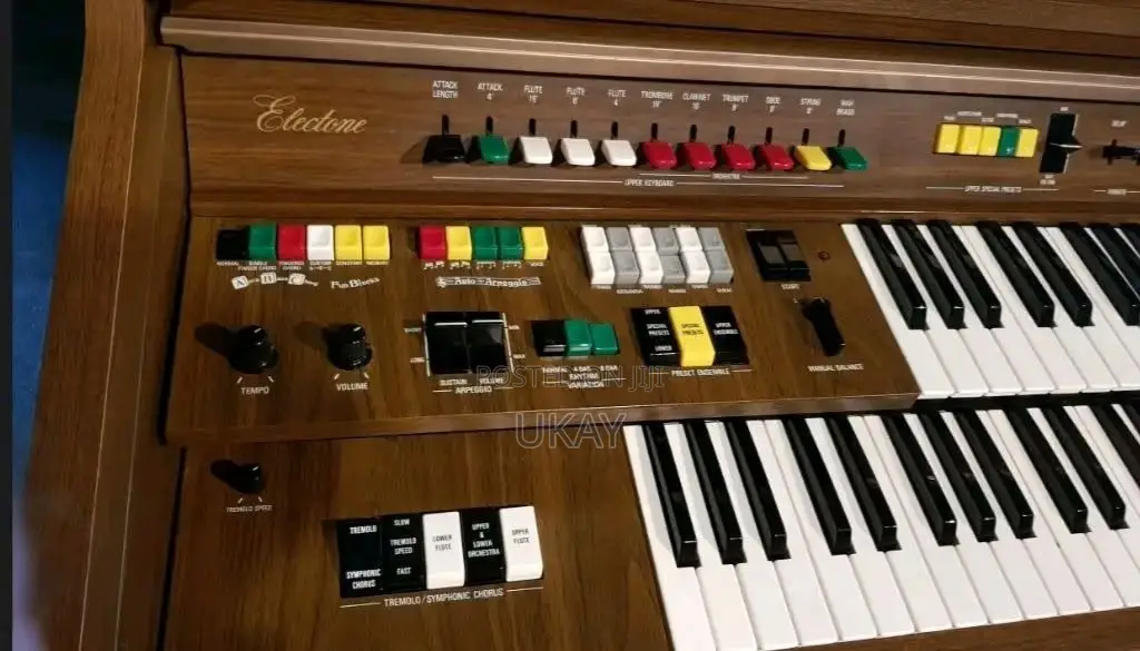 Yamaha Electone B-55n Electric Organ.