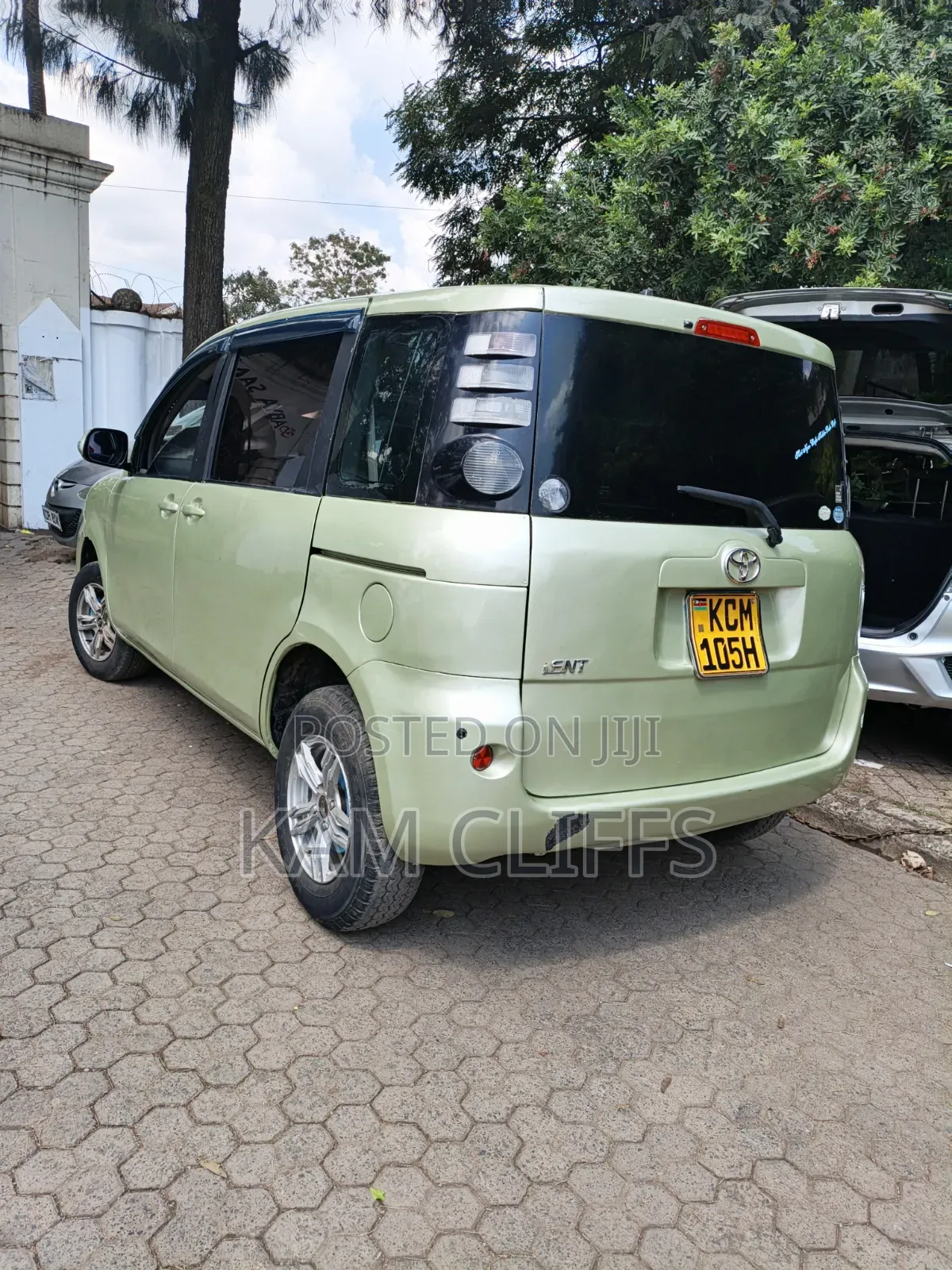 Toyota Sienta 2010 Teal