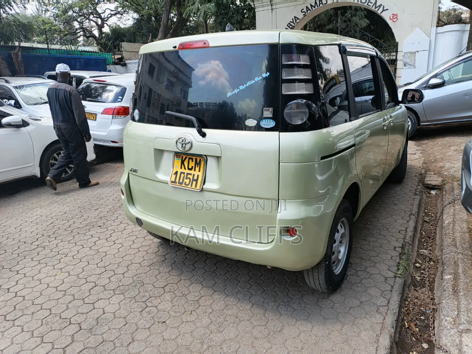 Toyota Sienta 2010 Teal