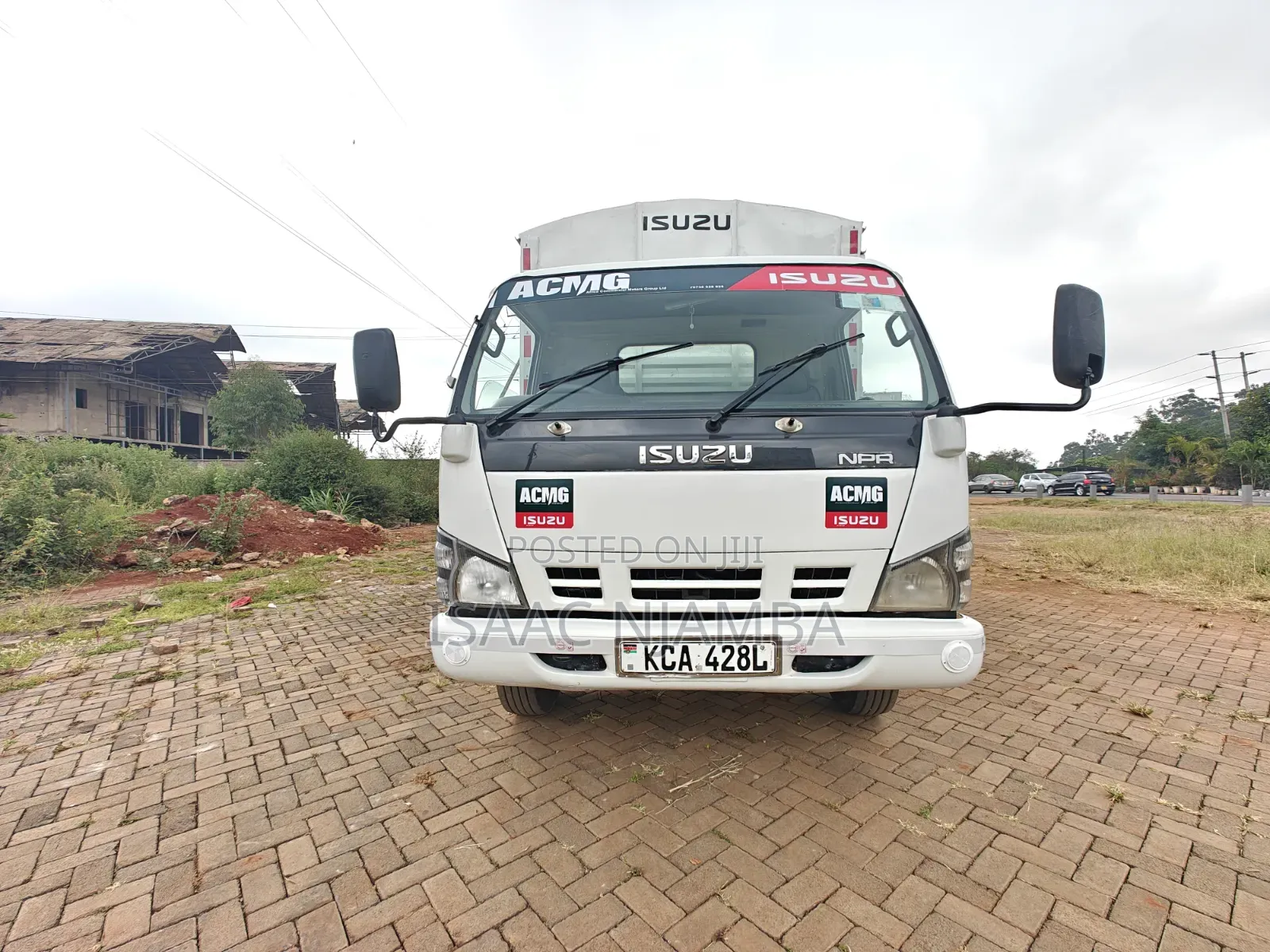 Isuzu Truck 2014 White