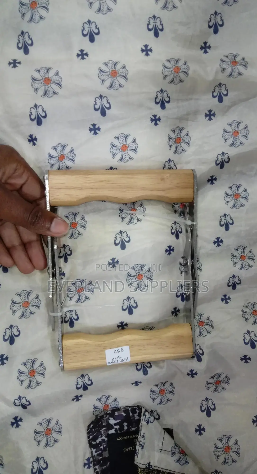 Frame Grip Holder Lifter