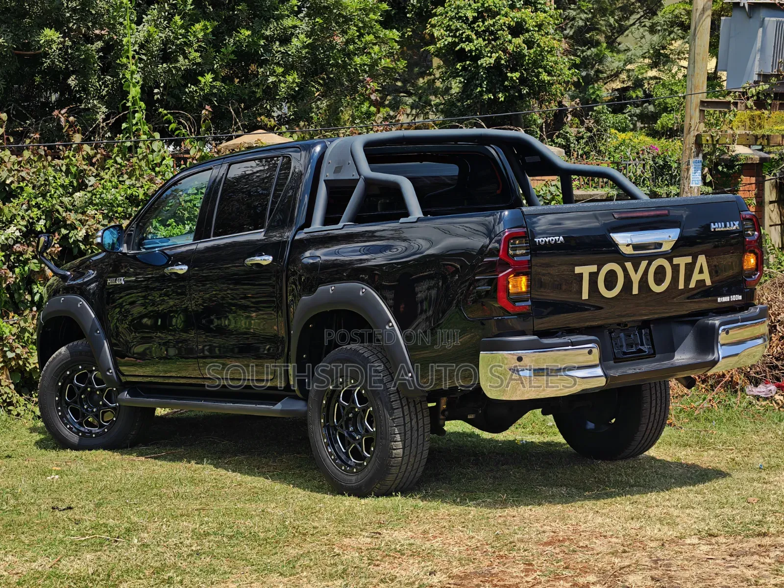 Toyota Hilux 2021 Black