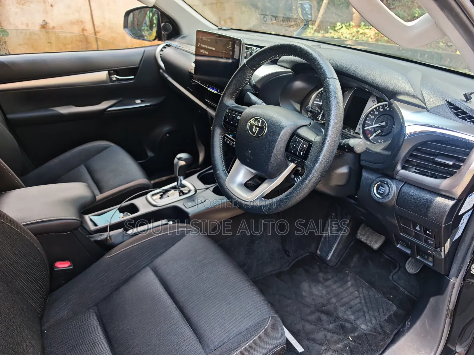 Toyota Hilux 2021 Black
