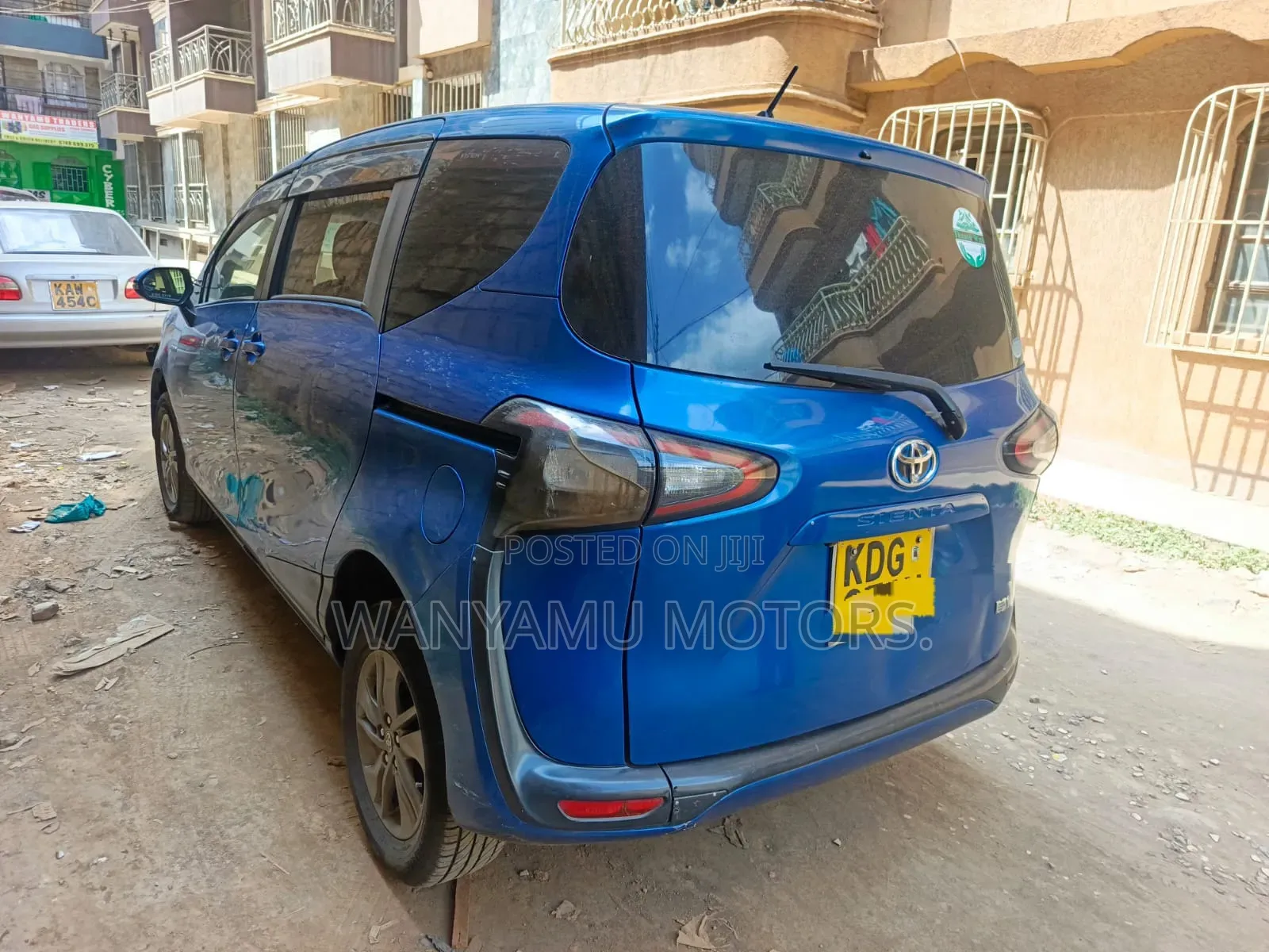 Toyota Sienta 2015 Blue