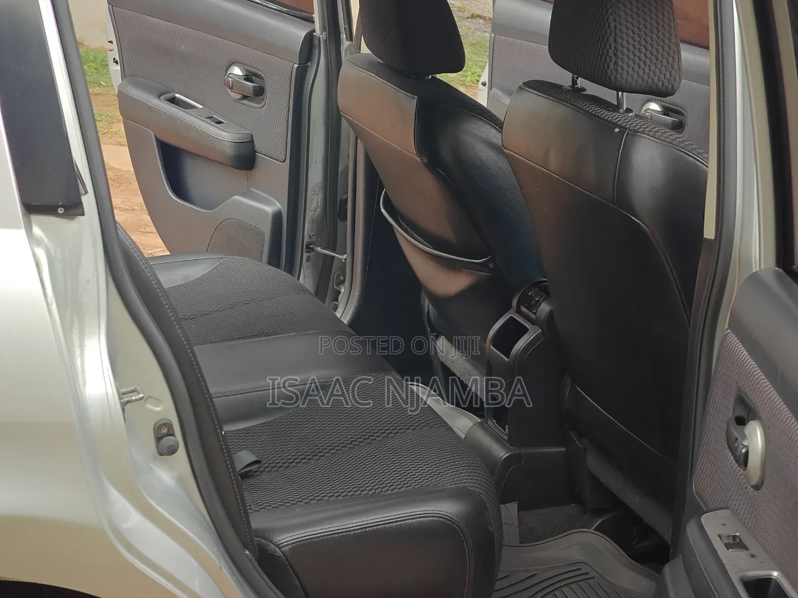 Nissan Tiida 2012 Silver