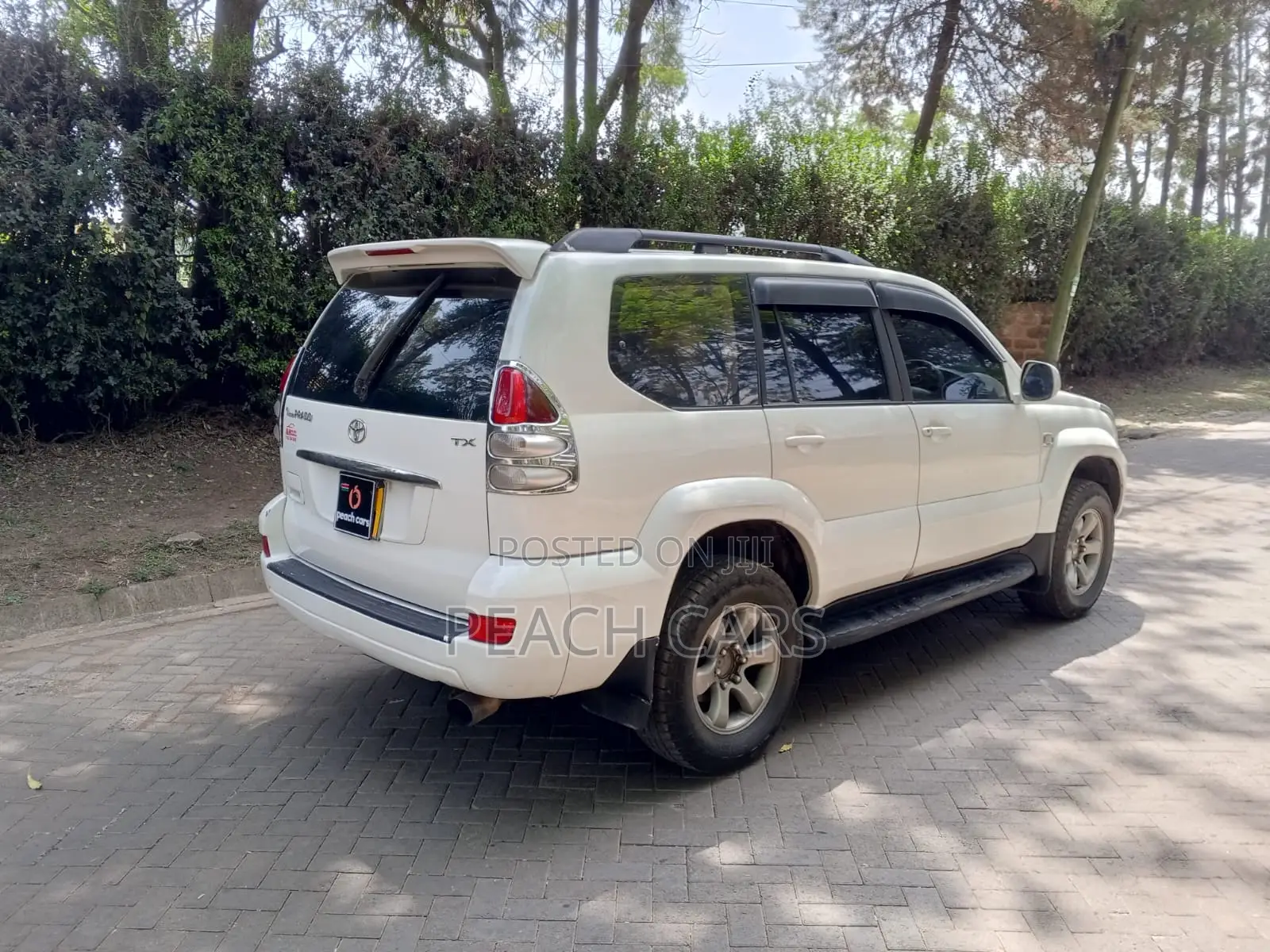 Toyota Land Cruiser Prado 2006 White