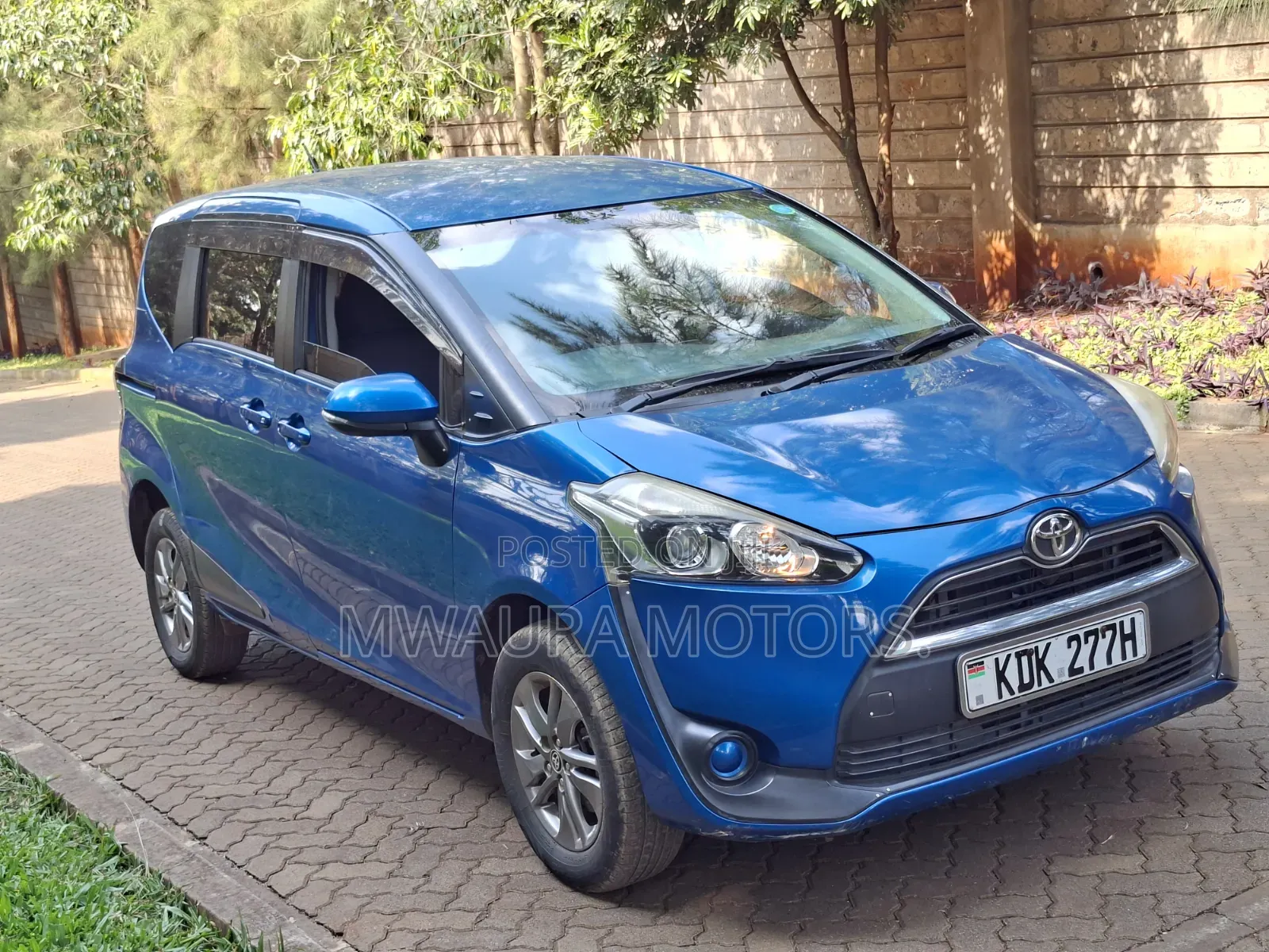 Toyota Sienta 2016 Blue