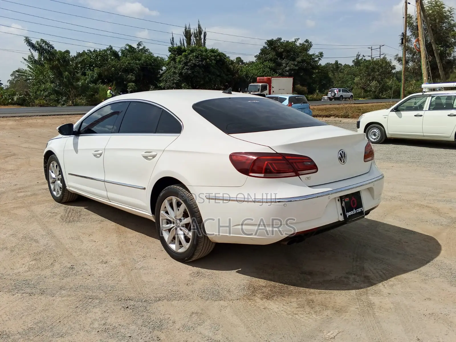 Volkswagen Passat S 2013 White