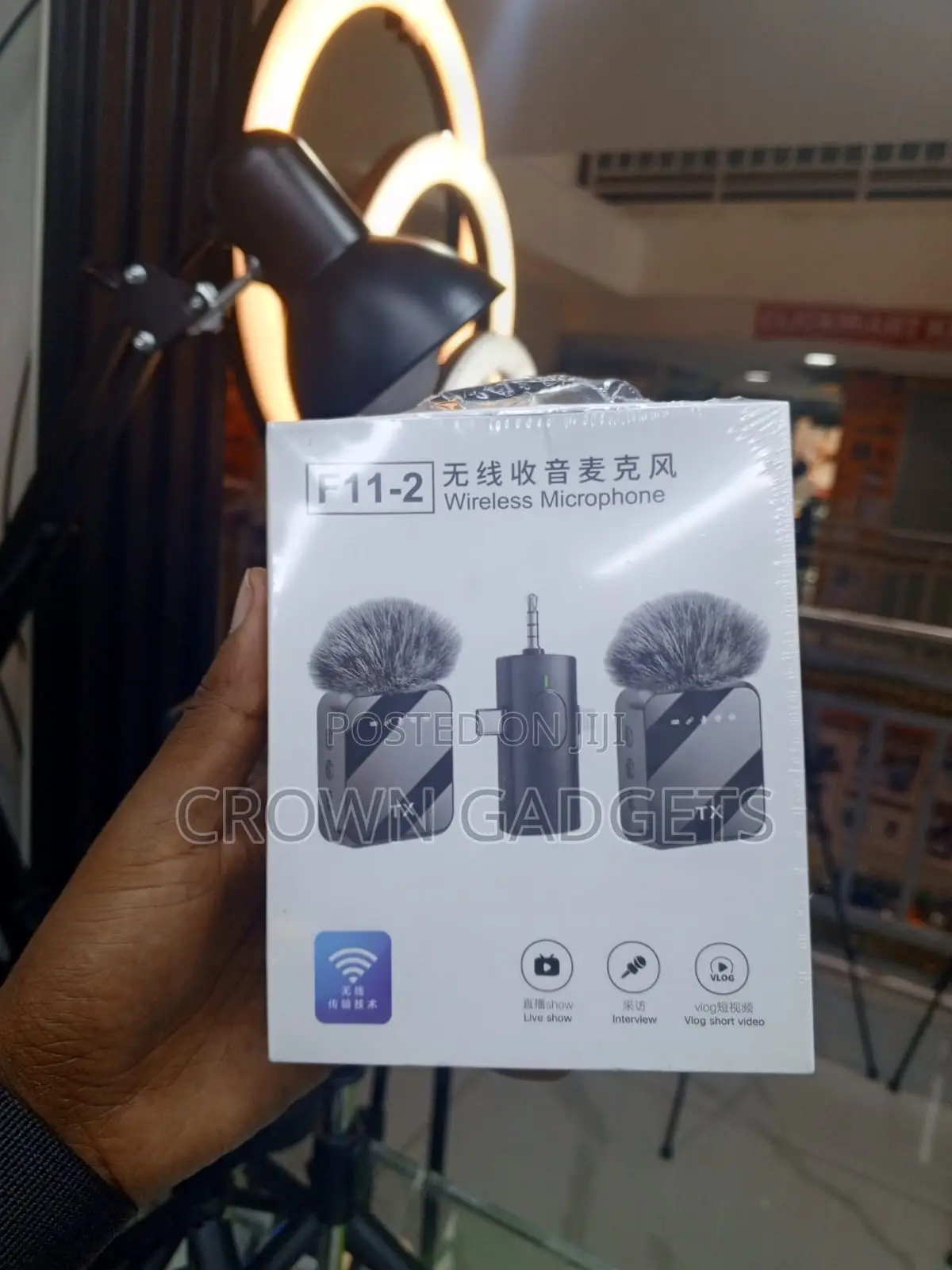 F11-2 Clip-on Microphone for Vlogging Interviews Streaming