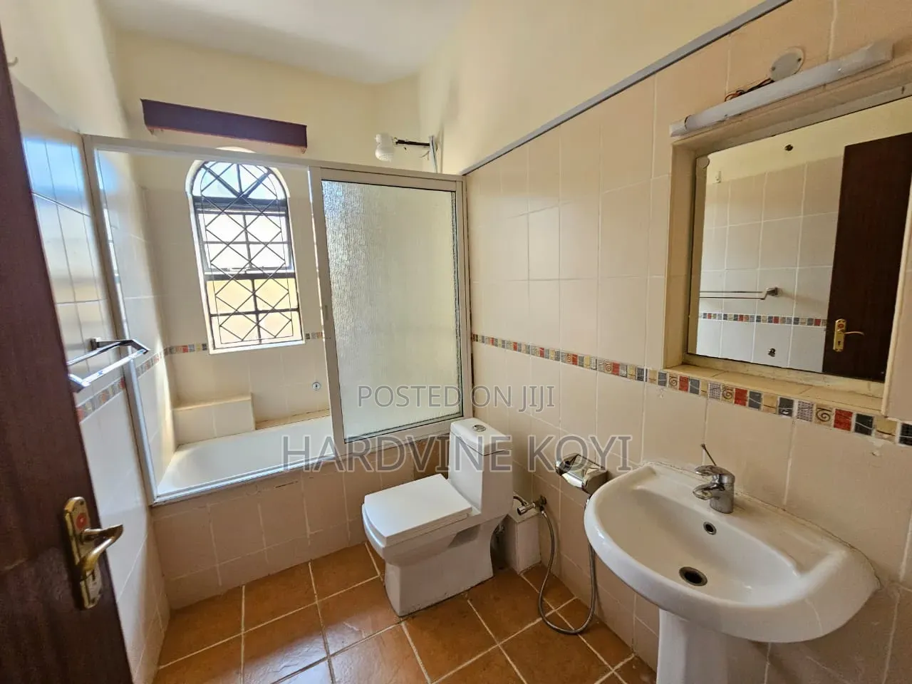 3bdrm Apartment in State House Area for sale