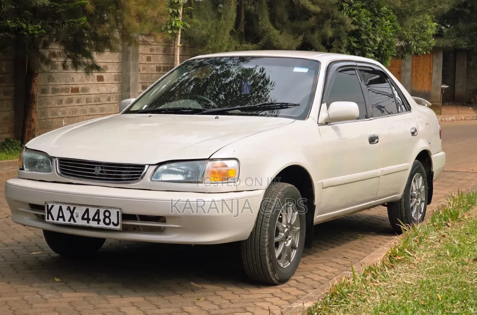 Toyota Corolla 1999 White 