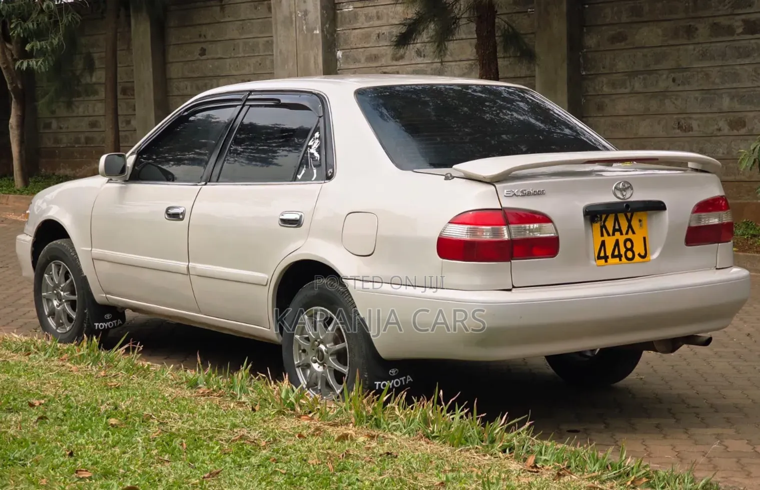 Toyota Corolla 1999 White 