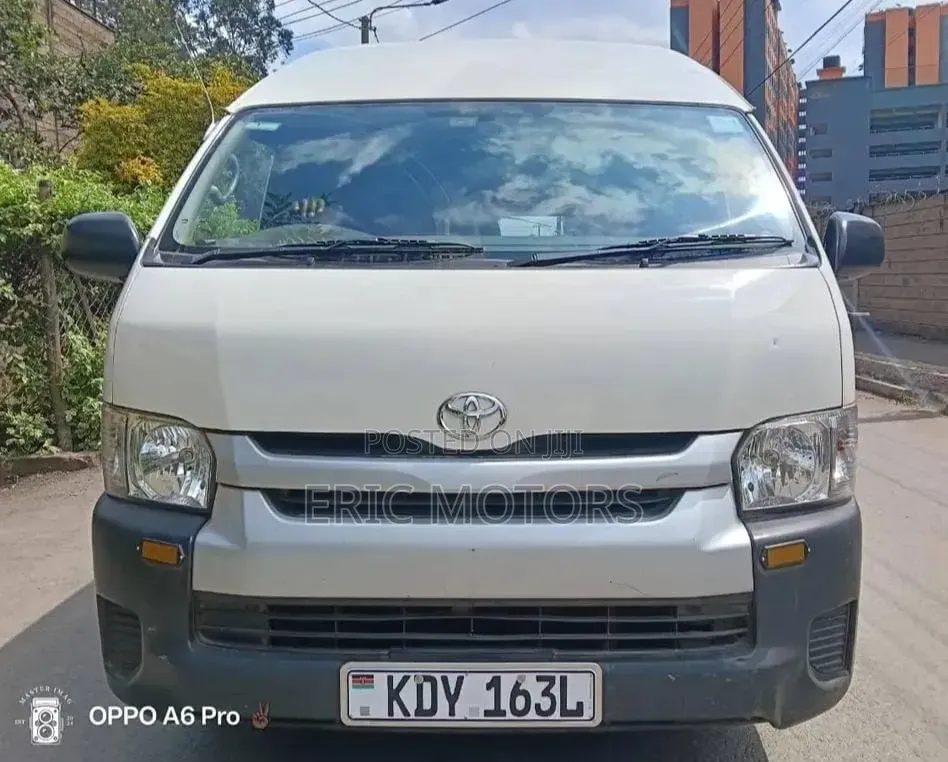 Toyota Grand HiAce 2016 White