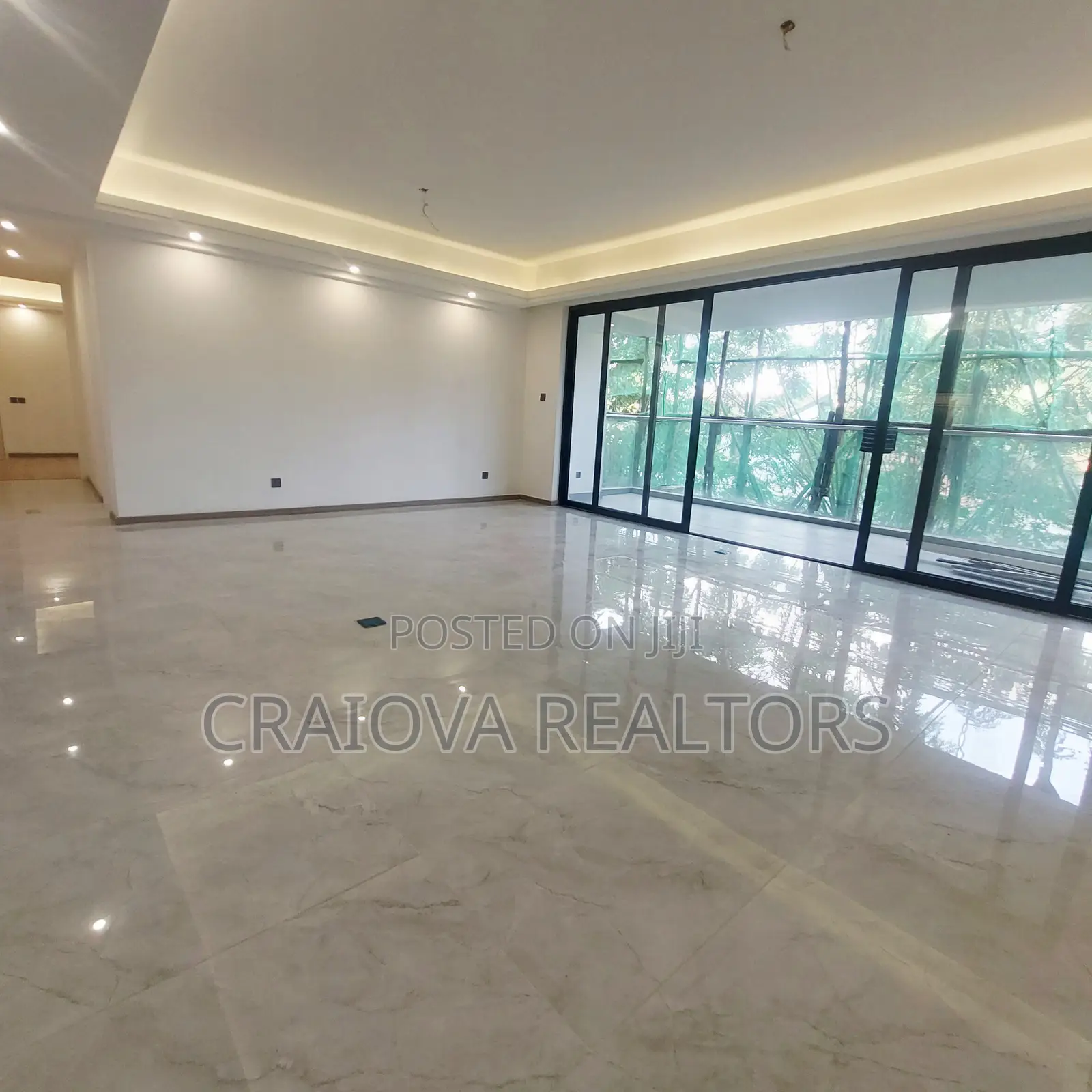 4bdrm Apartment in Raphta Road Area for sale