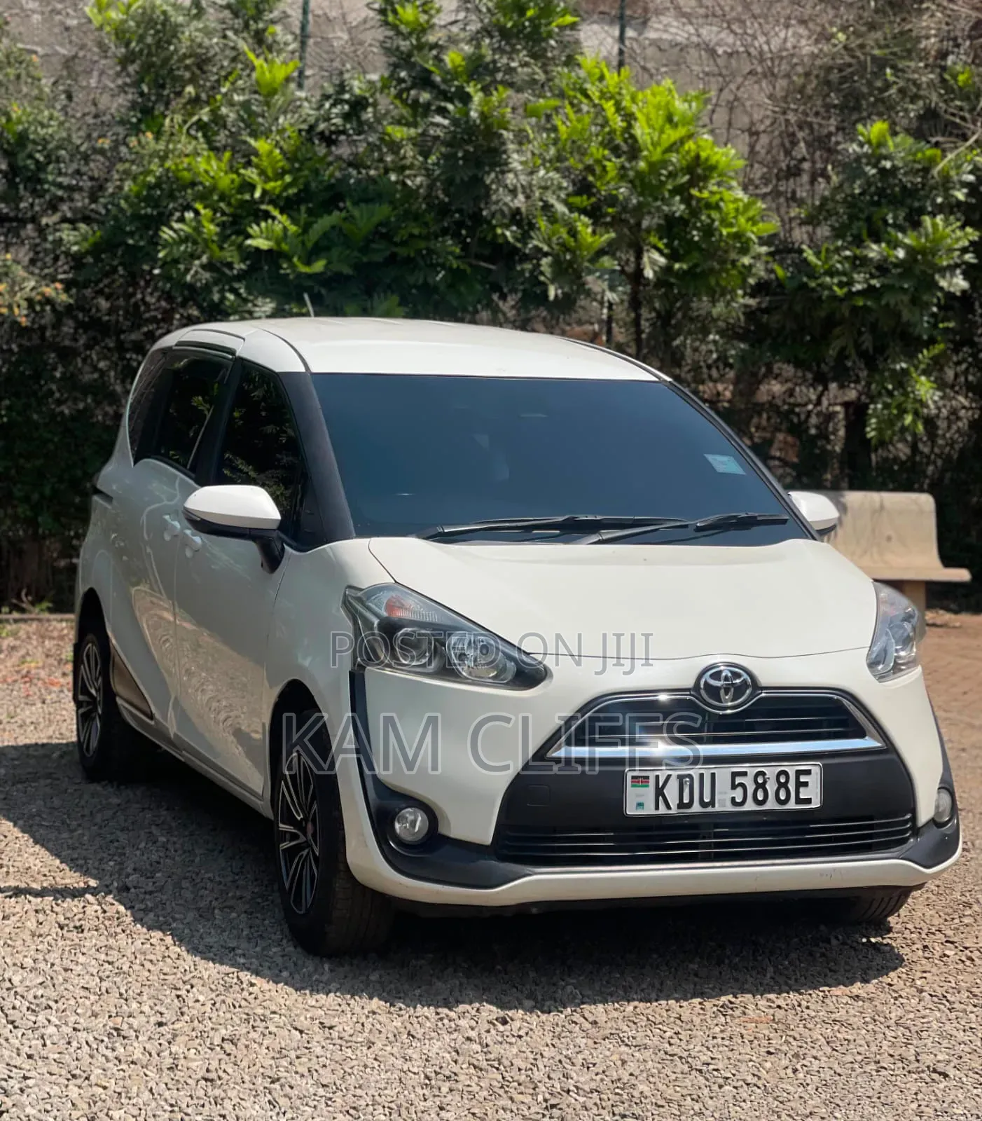 Toyota Sienta 2020 Off white