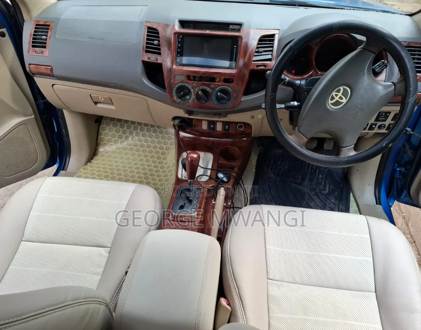 Toyota Hilux 2010 Blue
