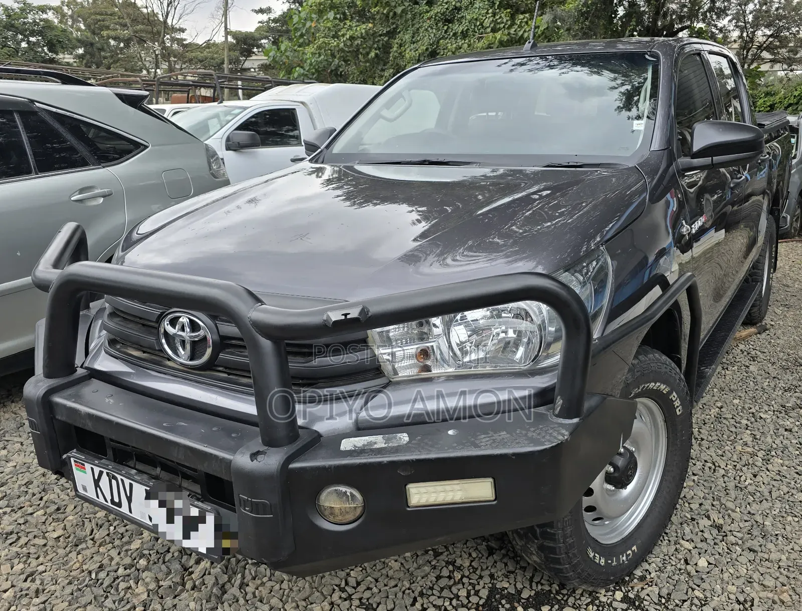 Toyota Hilux 2021 Gray