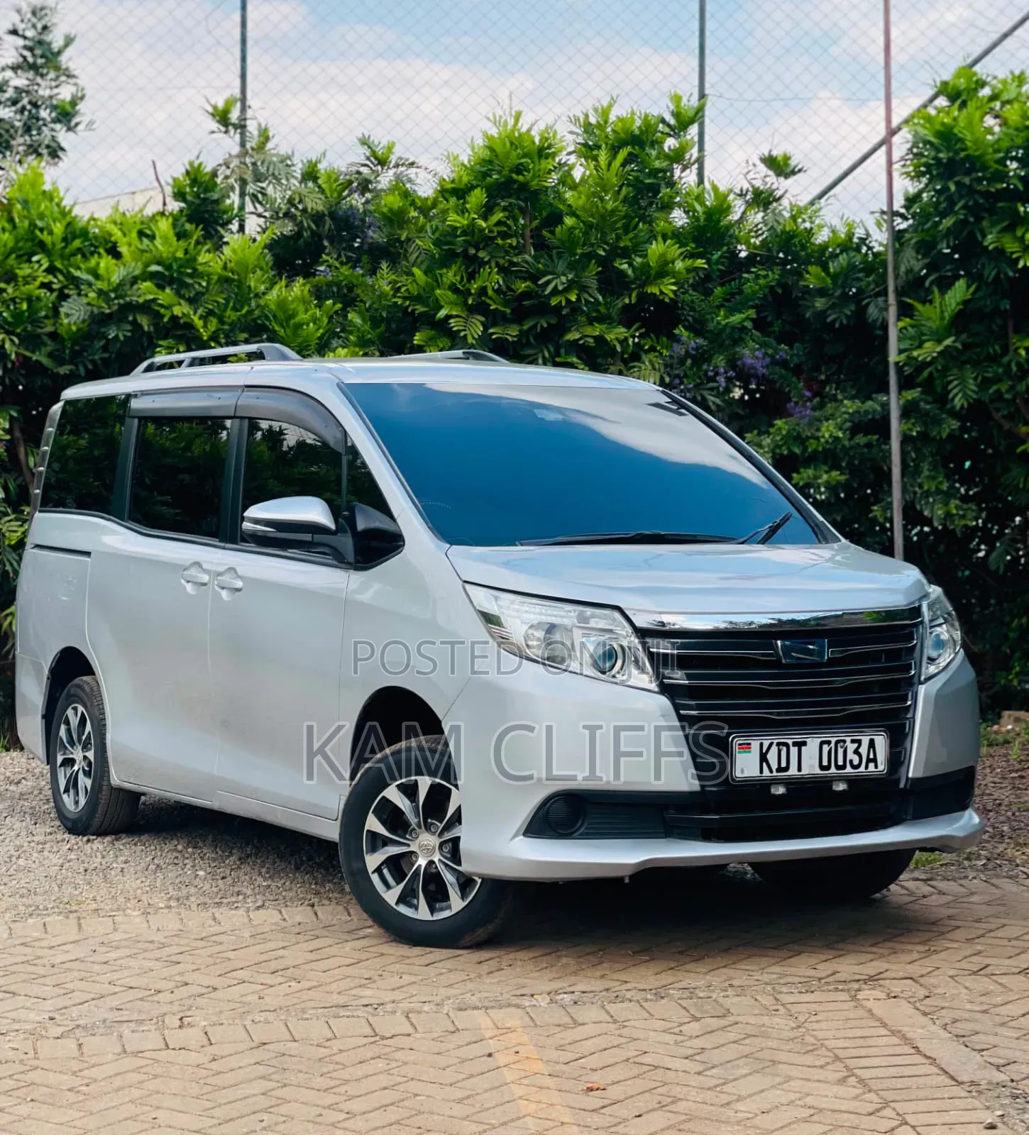 Toyota Noah 2018 Gray