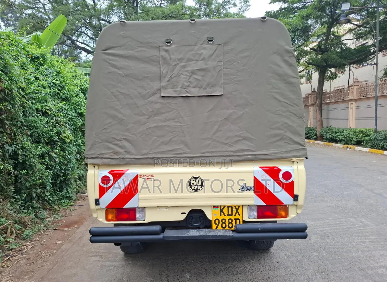Toyota Land Cruiser 2006 Yellow