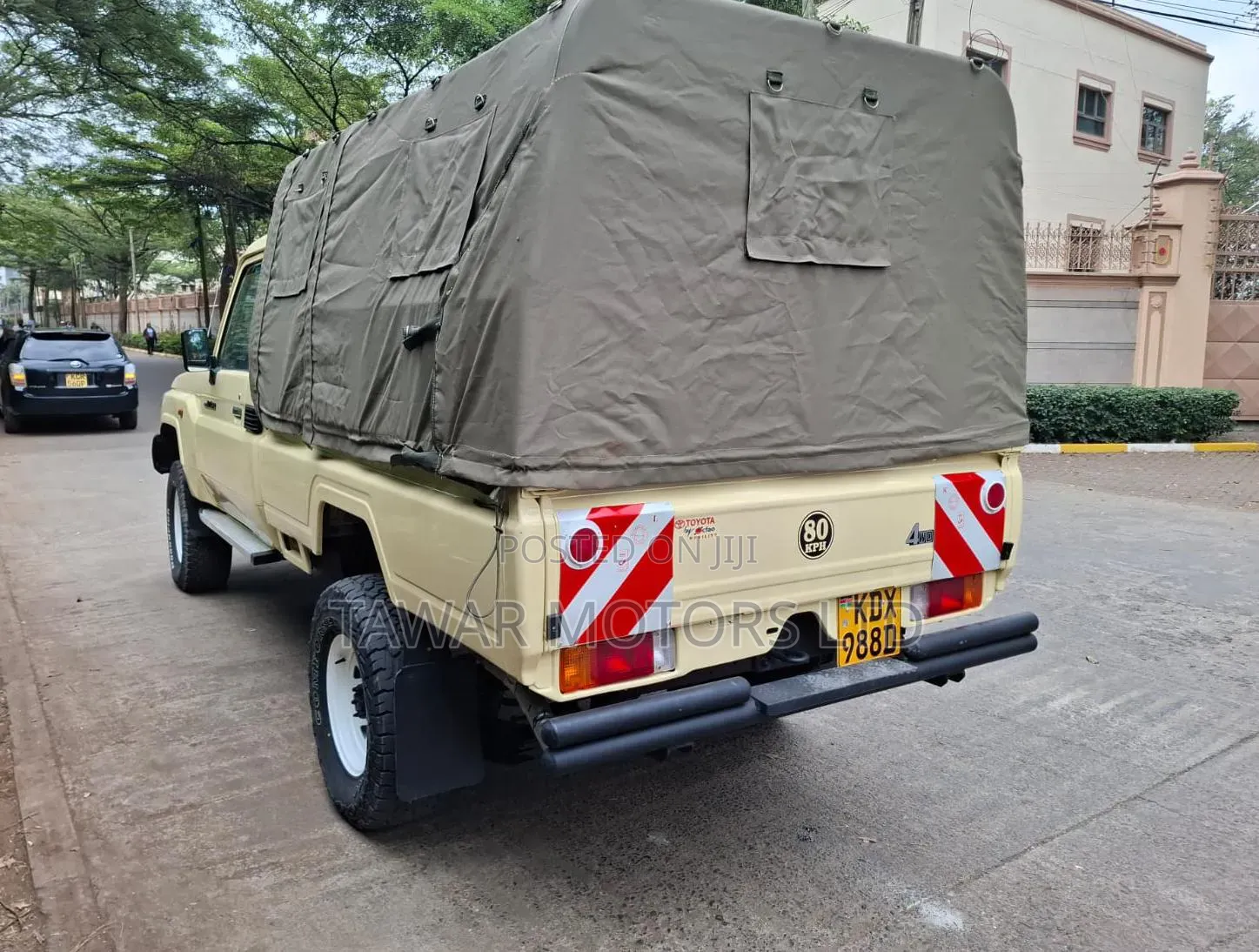 Toyota Land Cruiser 2006 Yellow