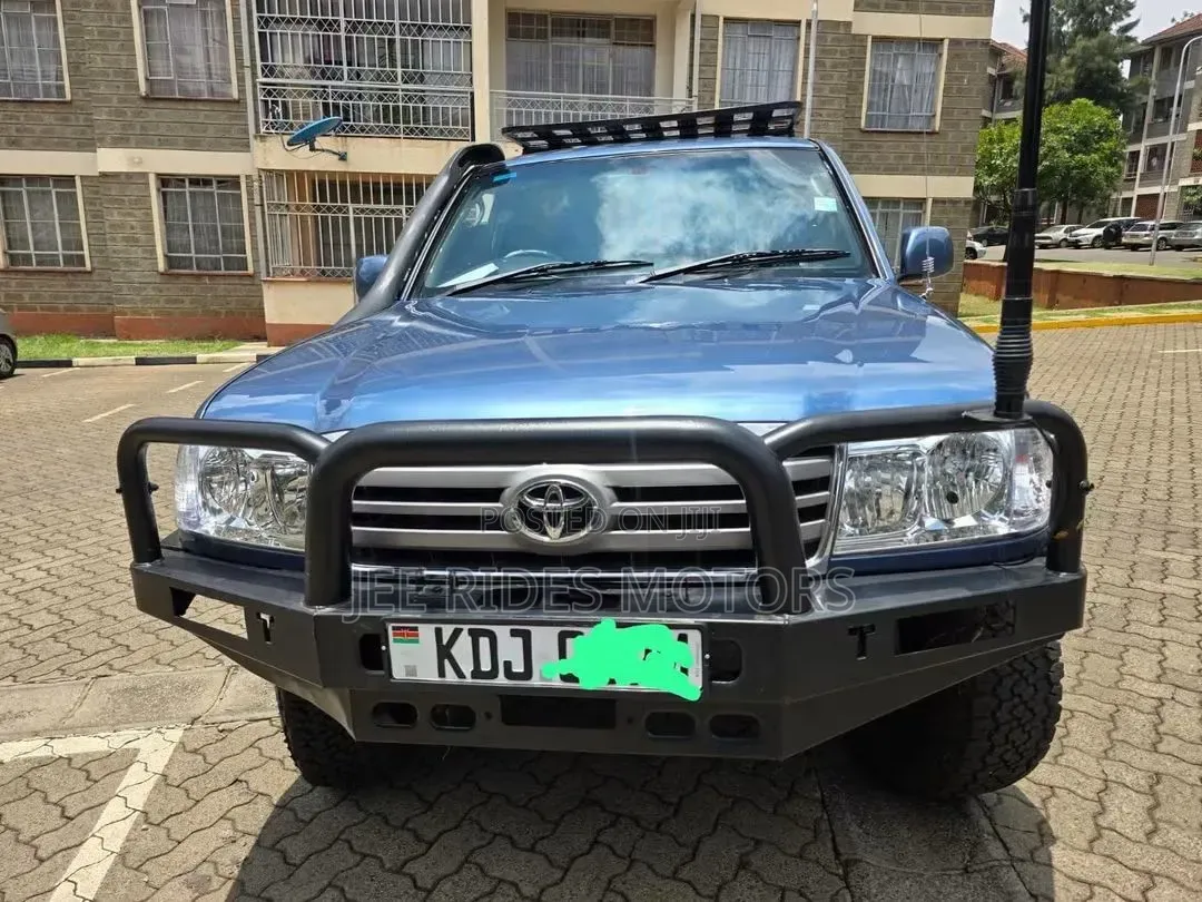 Toyota Land Cruiser 2006 Blue