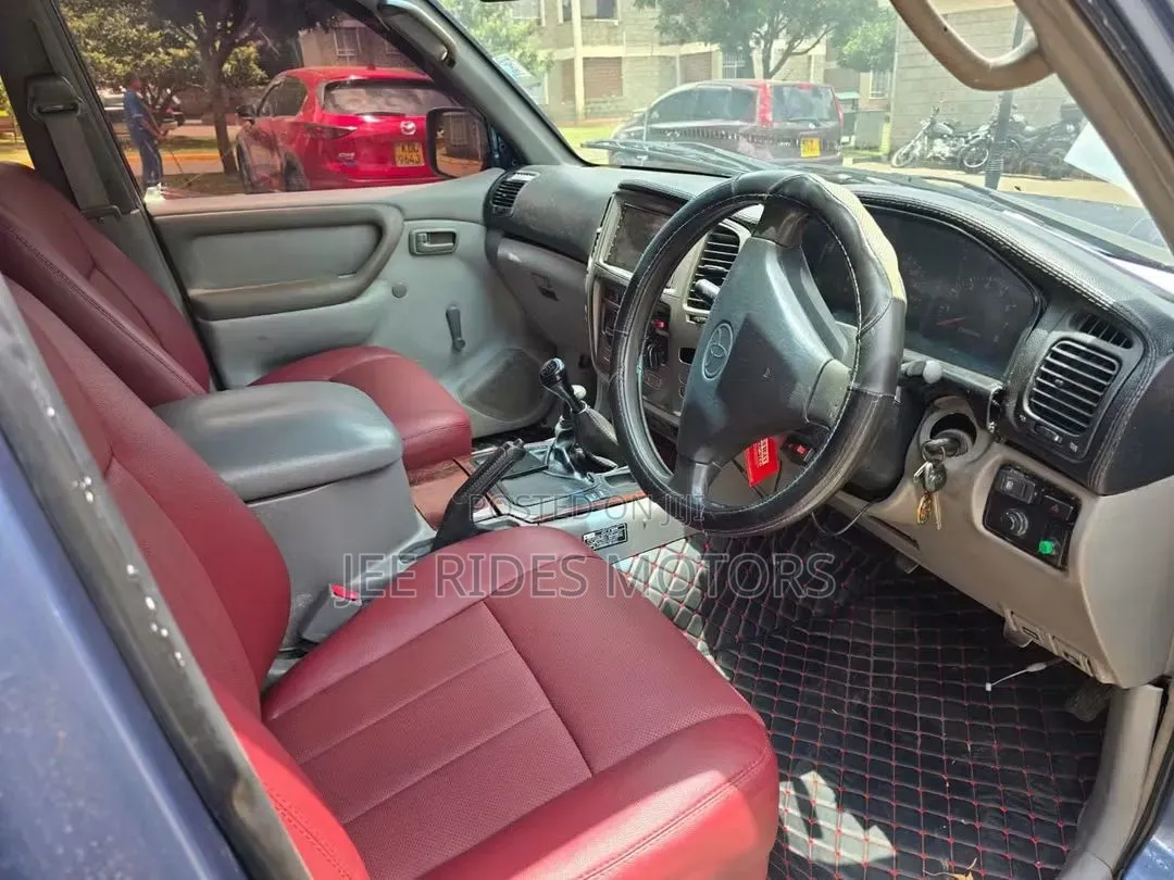 Toyota Land Cruiser 2006 Blue